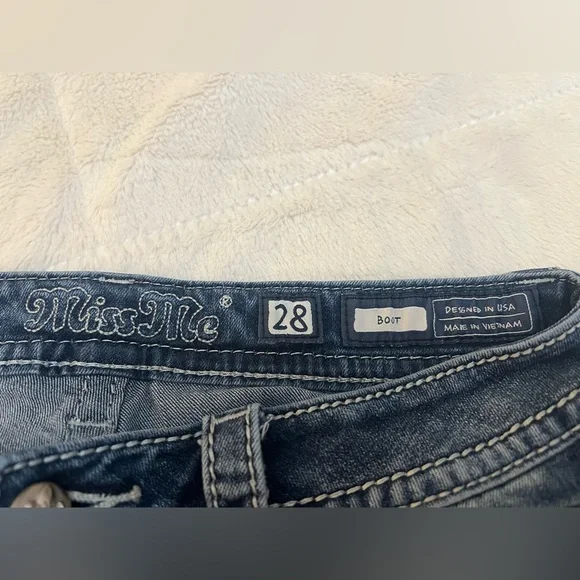 ✨ Miss Me Jeans - Bootcut - Size 28 - Picture 4 of 6